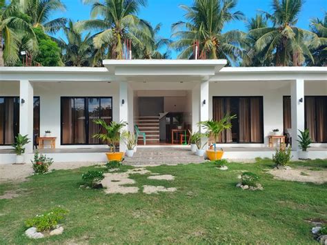 marinduque beaches and resorts.